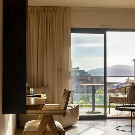 L'acquale Καλβί